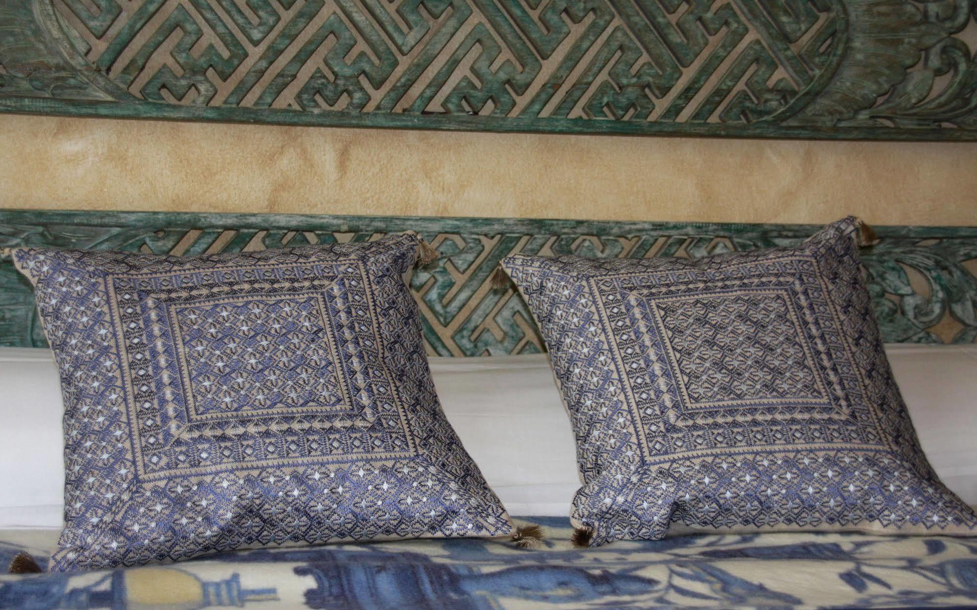 Room Тарифа Екстериор снимка